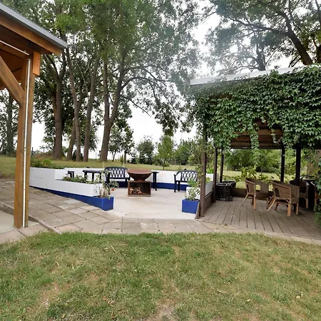 Apartamento Schoene Mit Terrasse In Boddin, Cleaning Included